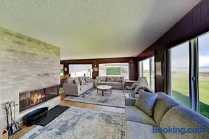 Image of Water's Edge Oceanside Home