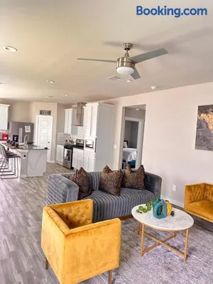 Image of Luxurious 3 bed room home near medical center