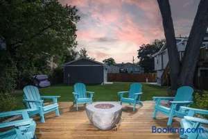 Image of Harbor Clubhouse 3Bed 3.5Bath Modern Waterfront with Fireplace