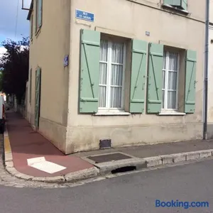 Image of Martine