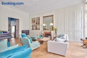 Image of Appartement de standing 4 étoiles sur l'île Saint-Louis by Weekome