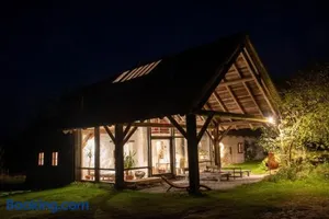 Image of WALD-LAND-HOF Schloss Rosenau
