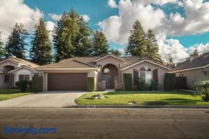 Image of Spacious 4BR in Fresno, CA