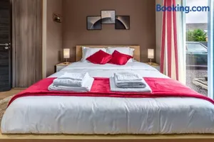 Image of SUITE ET CHAMBRES COSY CHEZ A&M -ELEGANT HOME, CALME, CAMPAGNE, PARKING gratuit