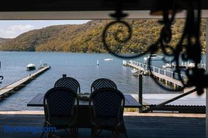 Image of Swallows Rest - Private Jetty Kayaks Pets allow Woy Woy Bay