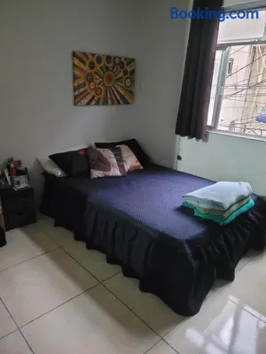 Image of Quarto casal e outros espaços compartilhados próx ao estádio do Vasco