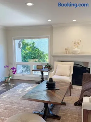 Image of Secret garden home near Stanford