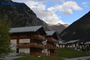 Image of joli studio exposé sud avec terrasse