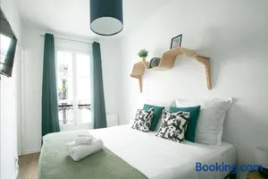 Image of Charming 1 Bedroom Marais Hideaway - FB17A