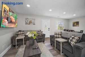 Image of Modern Oasis New 2BR in La Mesa