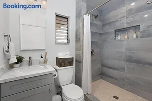 Image of Designer Poolside 1Bed1Bth Retreat