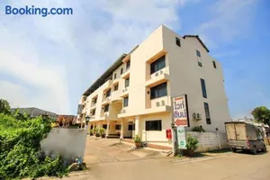 Image of OYO 383 White inn hotel