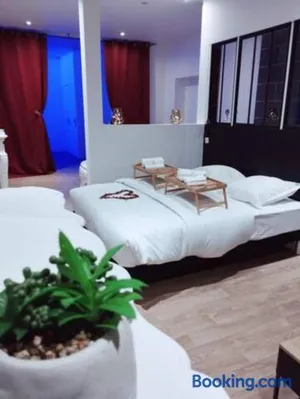 Image of NG Prestige - Lille l Tourcoing Winoc - Balnéo - Sauna - Netflix - Wifi