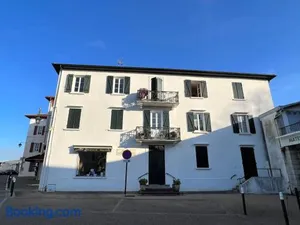 Image of T2 lumineux en centre-ville à Cambo-les-Bains avec animaux tolérés - FR-1-495-79