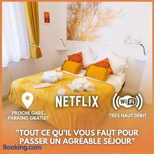 Image of Promenade d'Automne - Netflix & Wifi - Climatisation- Parking Gratuit - check-in 24H24 - Emplacement Vélos - GoodMarning