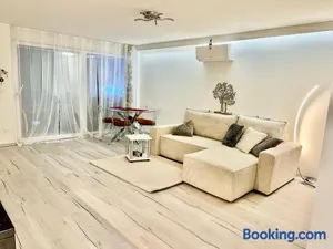 Image of Spa luxury app for 2 or 4 pers centre lac view