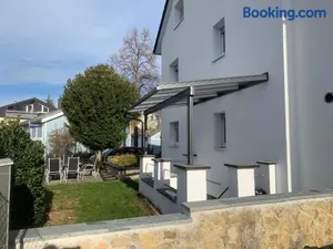 Image of GOLDSTADT LOUNGE