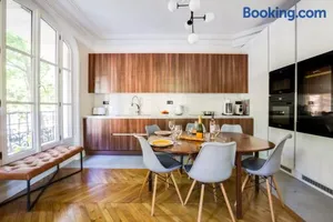 Image of GuestReady - Apt Familial près de la Tour Eiffel