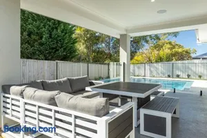 Image of 32 Shores Crescent