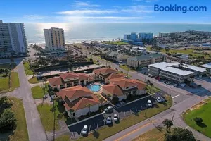 Image of Welcome to Oasis #21 Your Coastal Retreat in Daytona Beach Shores-Walk To The Beach