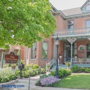 Image of Grand Victorian Manor & Cottage