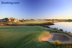 Image of 4Br golf Townhouse in POINT COOK