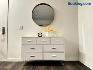 Image of cozy one-bedroom in the heart of OC