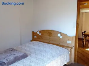 Image of Spacieux 2 Pièces au Cœur des Gets - 4 Pers, Balcon, Wifi, Draps et Serviettes Offerts - FR-1-802-47