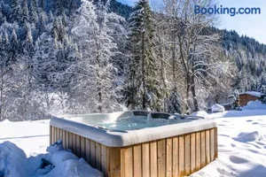 Image of Hot tub, Sauna, Private shuttle and Privacy - 14 ppl - Stunning Ferme Liberté