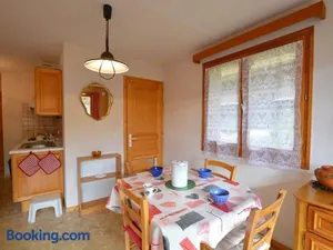 Image of Appartement cosy 6 pers, proche pistes et centre, balcon, parking, animaux admis - FR-1-241-17