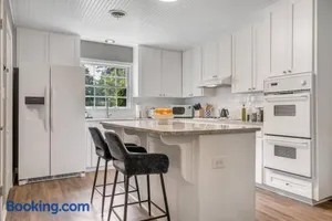 Image of Cozy - Organic Modern - Bungalow - FSU
