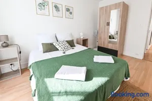 Image of Grand Appartement avec Balcon Hyper - Centre Tarbes