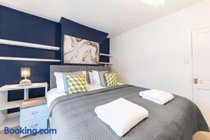 Image of *King Bed* Comfy City House