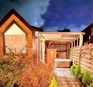 Image of Tiny house with sauna & jacuzzi near Amsterdam