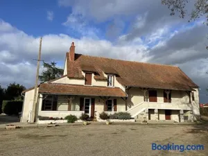 Image of Grande maison à Saint-Pourçain avec piscine, sauna et WiFi - FR-1-489-60