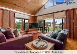 Image of Little Bunda Cottage - Charming Mudbrick Stay