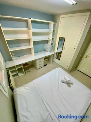 Image of Habitación con baño compartido NO FUMADORES y gente no ruidosa