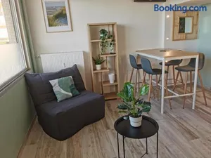 Image of Le Pouget , Studio, Rez de Chaussée, Front de Mer WIFI