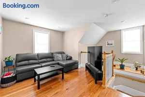 Image of 555-2 6BR Quincy - Spacious Apt near Perry Beach