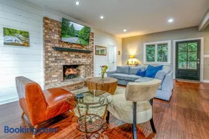 Image of Hillside Hideaway