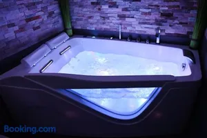 Image of Appartement Tropical et JACUZZI Balnéothérapie Draveil