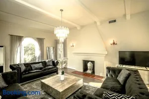 Image of Gorgeous Renovated 3BD 2BA near West Hollywood and Beverly Hills