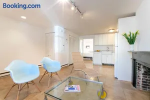 Image of Big Bright 1 BR at U/Shaw + 14th on Quaint Swann