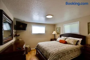 Image of Centrally Located Redmond Retreat with Pool Table