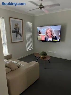 Image of Modern Four Bedroom Holiday Home Available in Deebing Heights