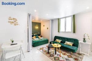 Image of MELANIE - Emerald serenity in Nanterre