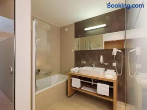 Image of Quality Hosts Arlberg - Hotel Goldenes Kreuz B&B