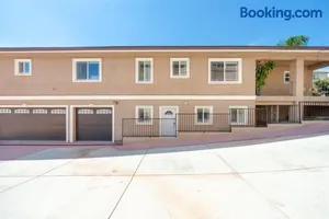 Image of 22ppl Garage Parking Btw Disney Hollywood Monterey Park Chinatown