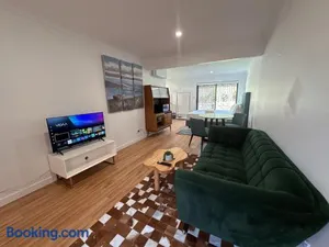 Image of Spacious Homelike King Studio Retreat in Roseville