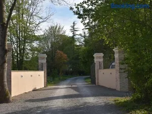 Image of Gîte Charmant au Cœur de la Nature près du Mans, 6 Pers., Domaine Historique - FR-1-410-319
